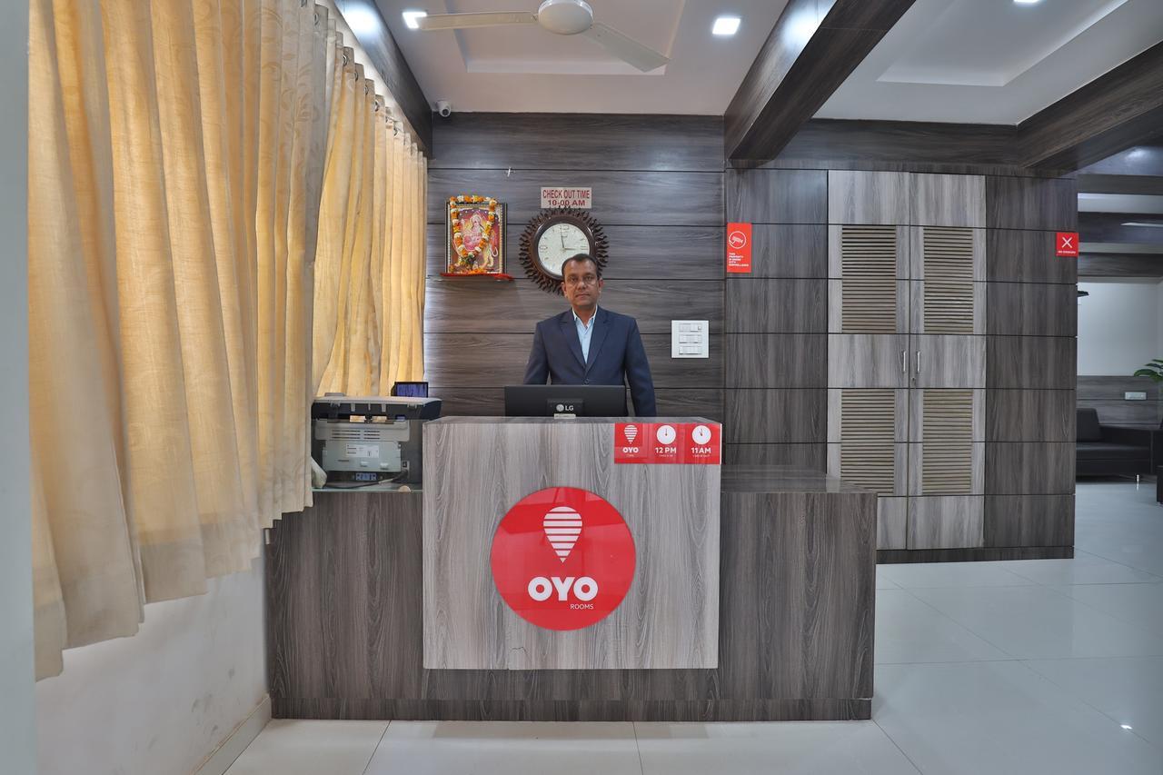 Oyo 12309 Hotel Ananya Kalol Exteriör bild