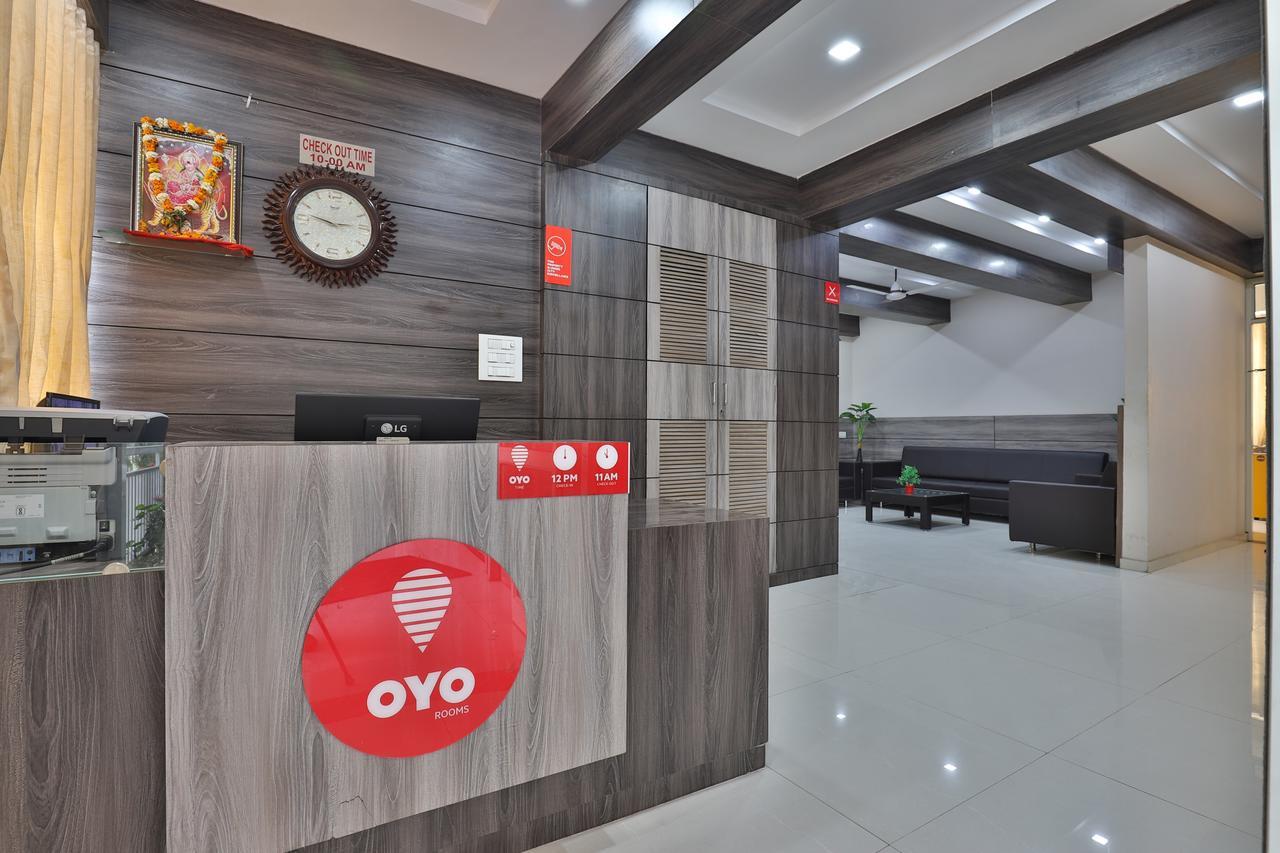 Oyo 12309 Hotel Ananya Kalol Exteriör bild
